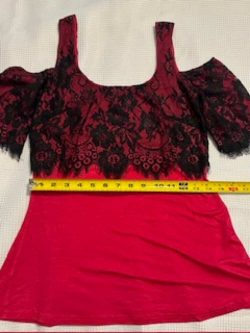 NWOT Venus sexy, cold shoulder, nice lace blouse Sz S